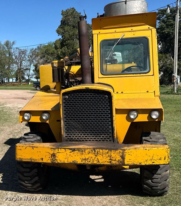 image for item EG6423 1974 John Deere 760A elevating scraper
