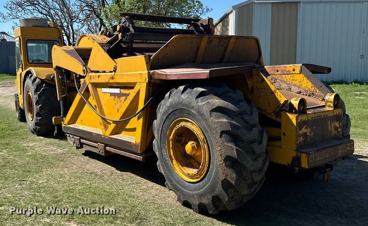 image for item EG6423 1974 John Deere 760A elevating scraper