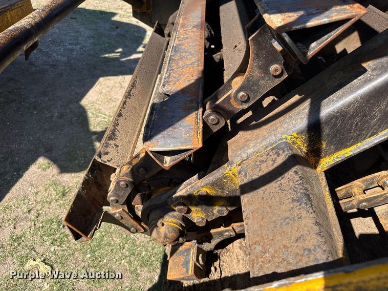 image for item EG6423 1974 John Deere 760A elevating scraper