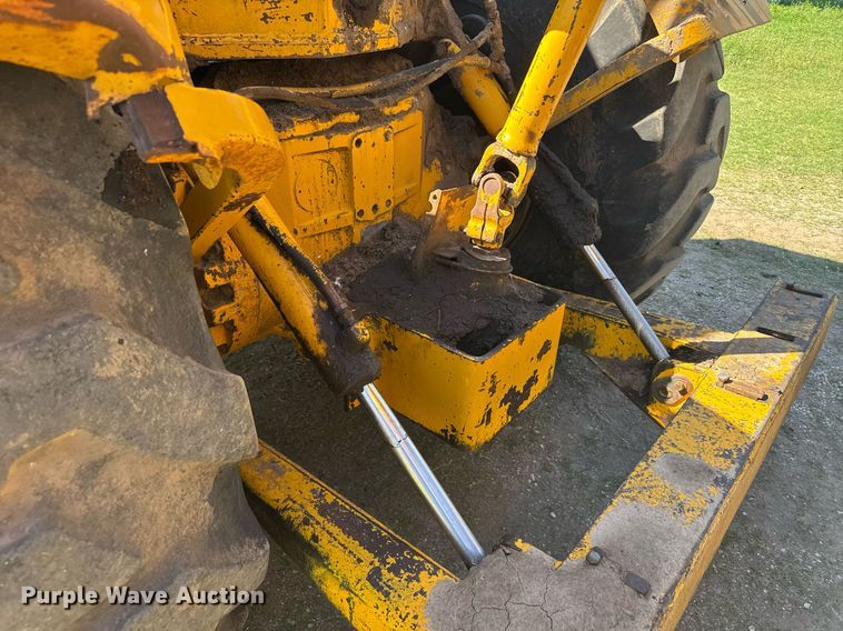 image for item EG6423 1974 John Deere 760A elevating scraper