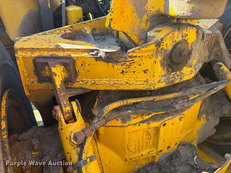 image for item EG6423 1974 John Deere 760A elevating scraper