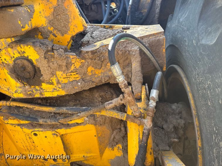 image for item EG6423 1974 John Deere 760A elevating scraper