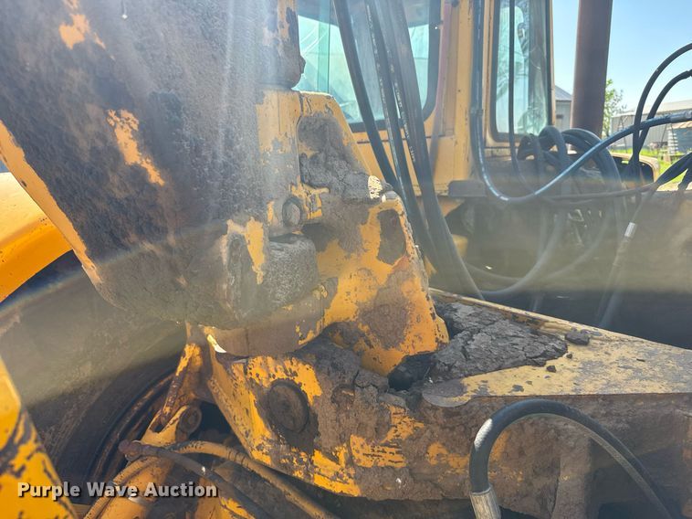 image for item EG6423 1974 John Deere 760A elevating scraper