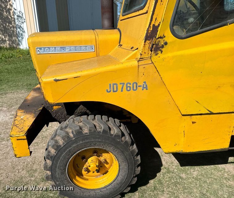 image for item EG6423 1974 John Deere 760A elevating scraper