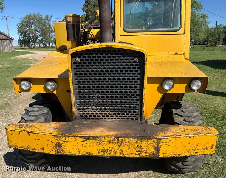 image for item EG6423 1974 John Deere 760A elevating scraper