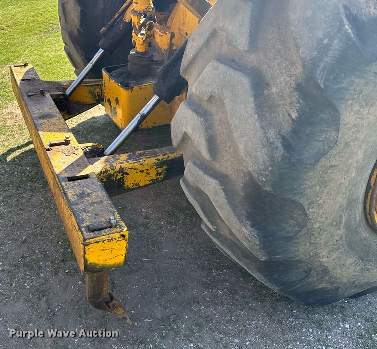 image for item EG6423 1974 John Deere 760A elevating scraper