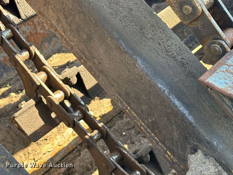 image for item EG6423 1974 John Deere 760A elevating scraper