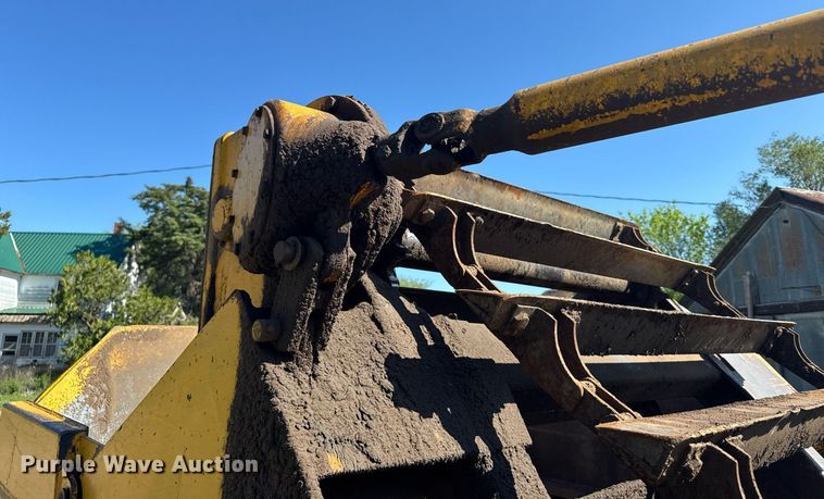 image for item EG6423 1974 John Deere 760A elevating scraper