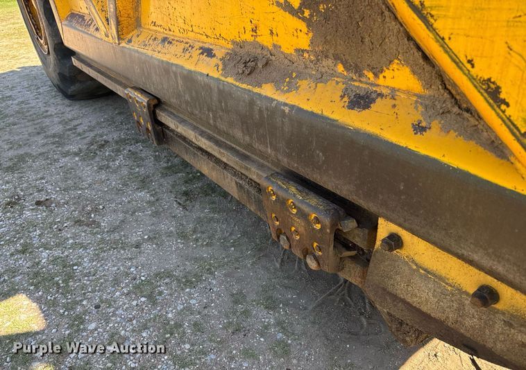image for item EG6423 1974 John Deere 760A elevating scraper