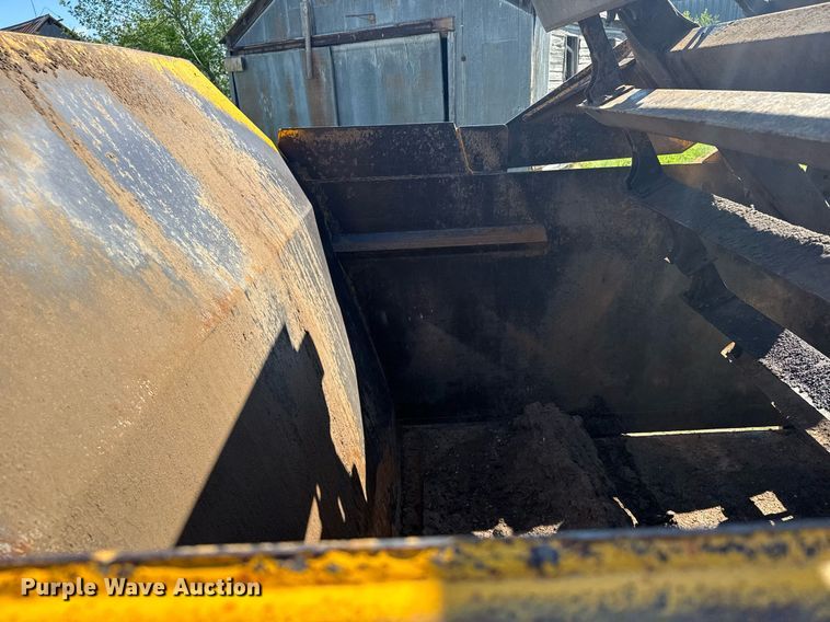 image for item EG6423 1974 John Deere 760A elevating scraper