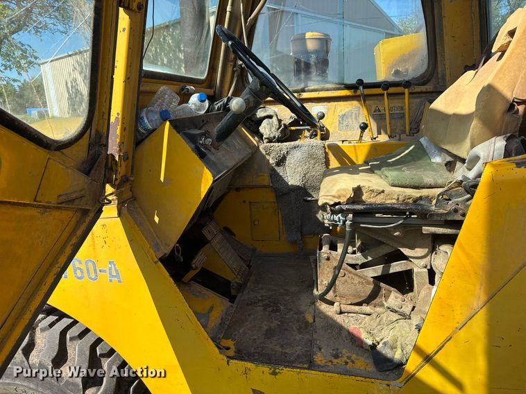 image for item EG6423 1974 John Deere 760A elevating scraper