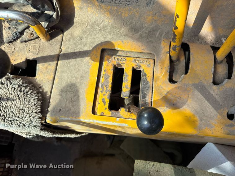 image for item EG6423 1974 John Deere 760A elevating scraper