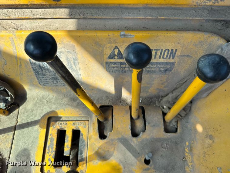 image for item EG6423 1974 John Deere 760A elevating scraper