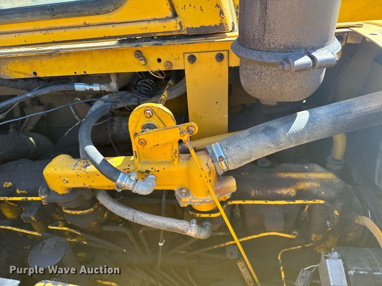 image for item EG6423 1974 John Deere 760A elevating scraper