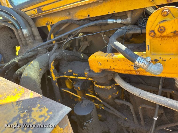 image for item EG6423 1974 John Deere 760A elevating scraper