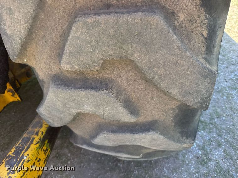 image for item EG6423 1974 John Deere 760A elevating scraper