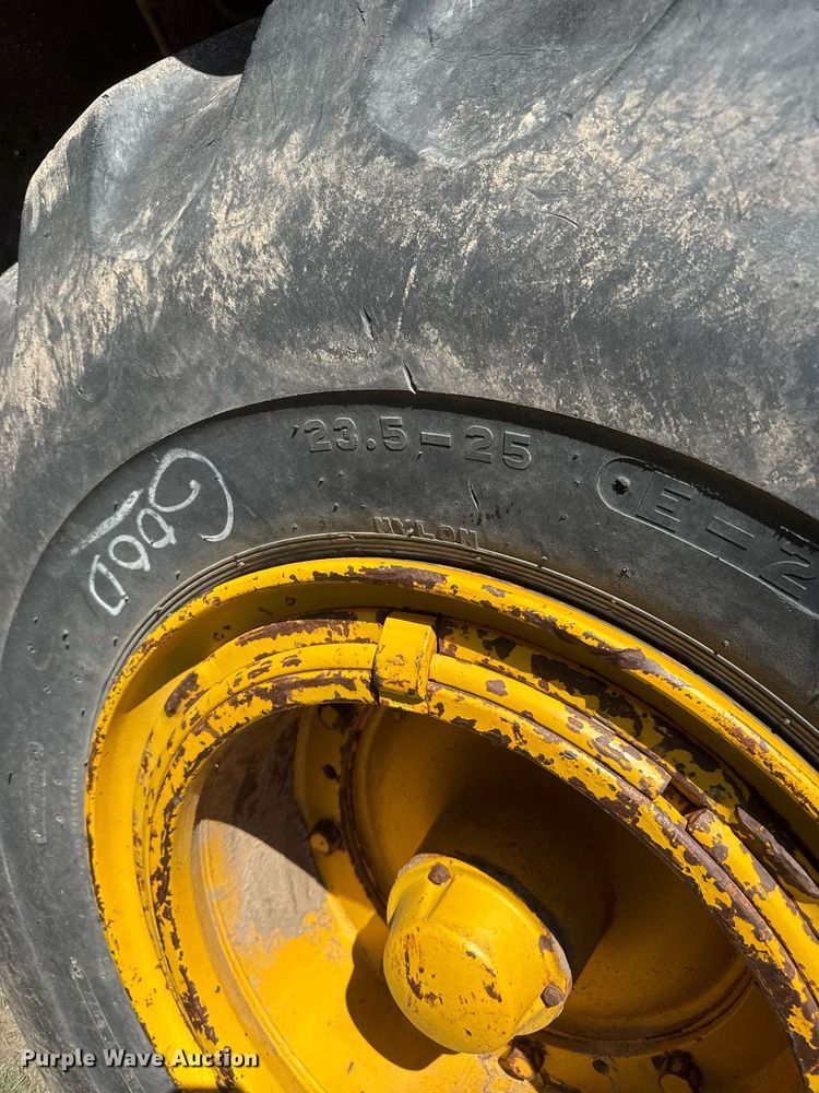 image for item EG6423 1974 John Deere 760A elevating scraper