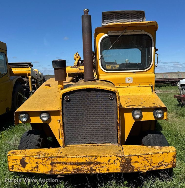 image for item EG6424 1973 John Deere 760-A elevating scraper