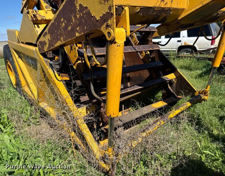 image for item EG6424 1973 John Deere 760-A elevating scraper