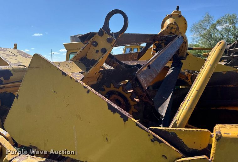 image for item EG6424 1973 John Deere 760-A elevating scraper