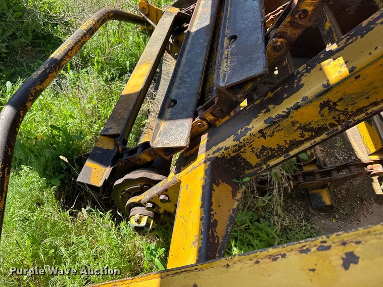 image for item EG6424 1973 John Deere 760-A elevating scraper