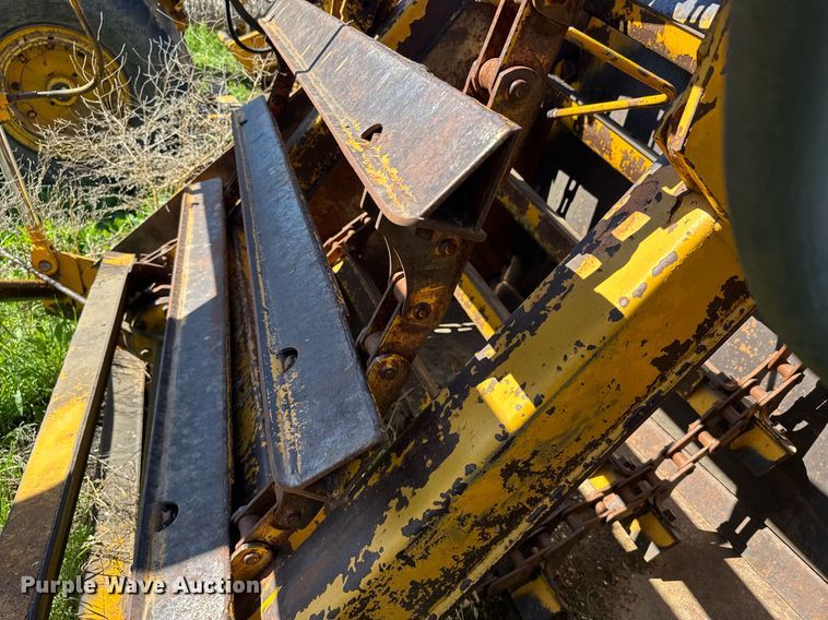 image for item EG6424 1973 John Deere 760-A elevating scraper