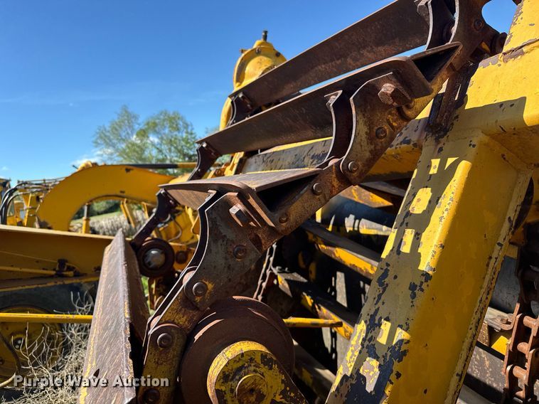 image for item EG6424 1973 John Deere 760-A elevating scraper