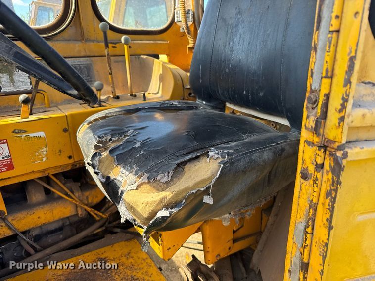 image for item EG6424 1973 John Deere 760-A elevating scraper