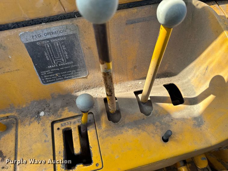 image for item EG6424 1973 John Deere 760-A elevating scraper