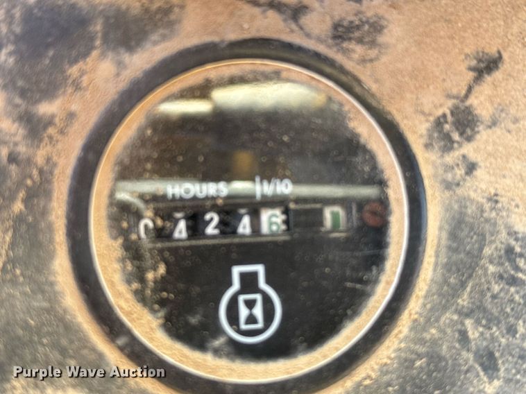 image for item EG6424 1973 John Deere 760-A elevating scraper