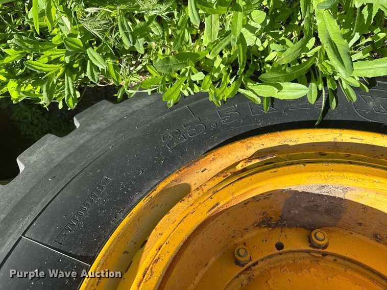 image for item EG6424 1973 John Deere 760-A elevating scraper