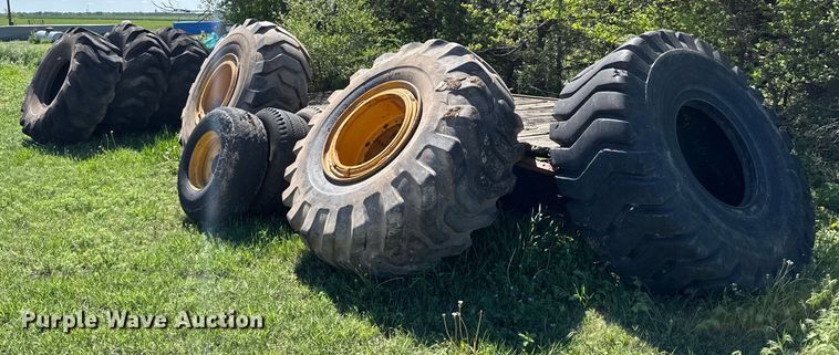 image for item EG6429 Scraper tires