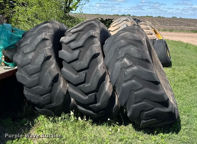 image for item EG6429 Scraper tires