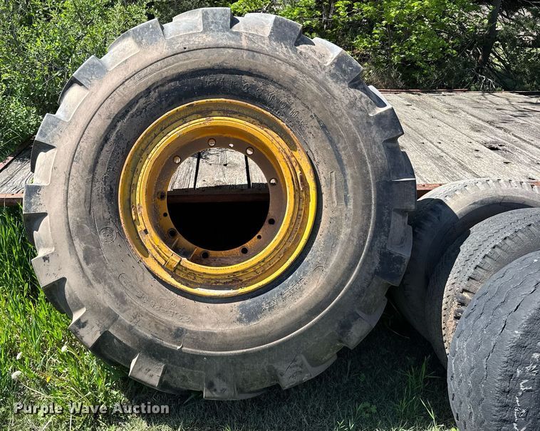 image for item EG6429 Scraper tires