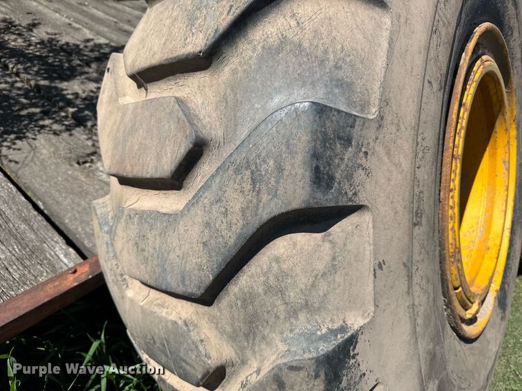 image for item EG6429 Scraper tires