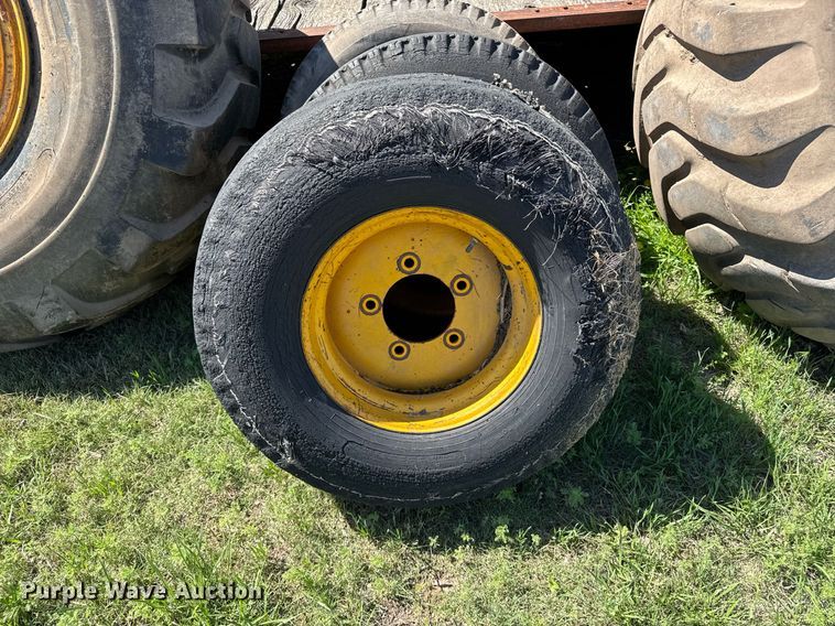image for item EG6429 Scraper tires