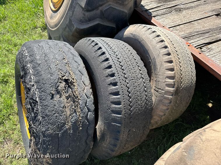 image for item EG6429 Scraper tires