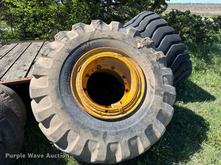 image for item EG6429 Scraper tires