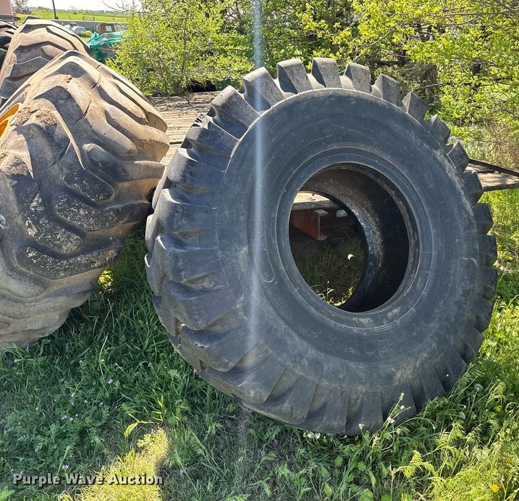 image for item EG6429 Scraper tires