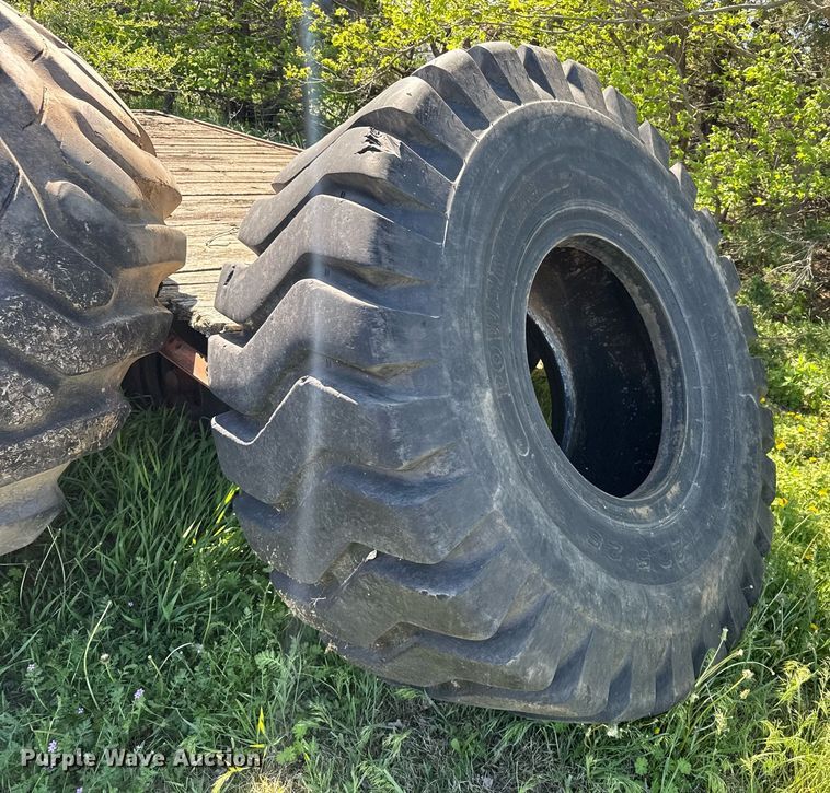 image for item EG6429 Scraper tires