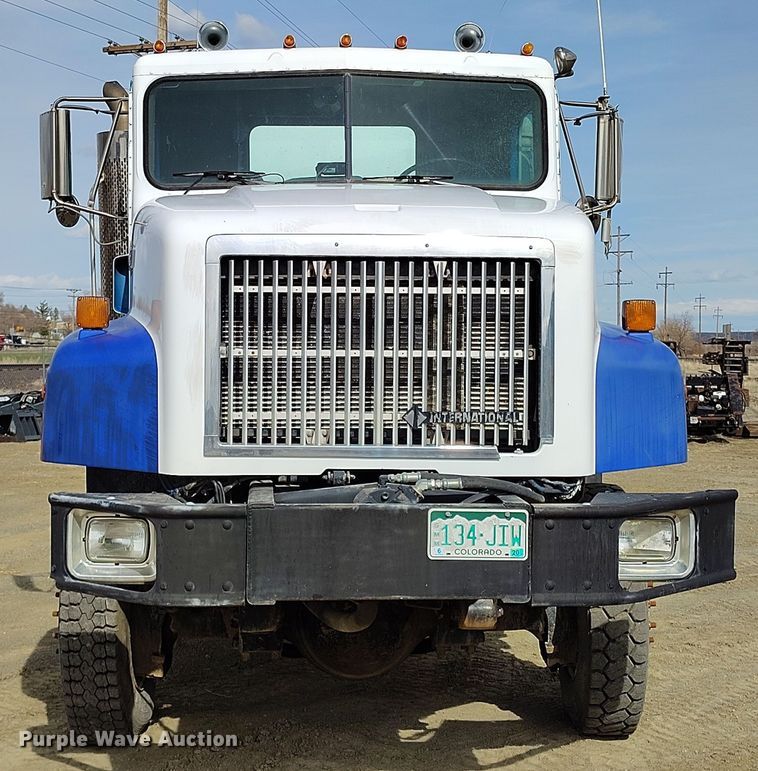 image for item EH0237 1997 International Paystar 5000 vacuum truck