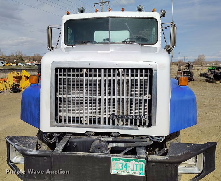 image for item EH0237 1997 International Paystar 5000 vacuum truck