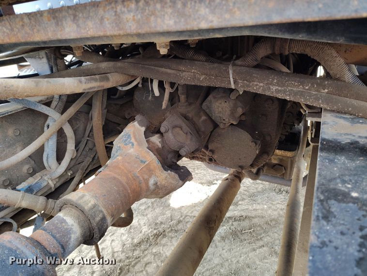 image for item EH0237 1997 International Paystar 5000 vacuum truck