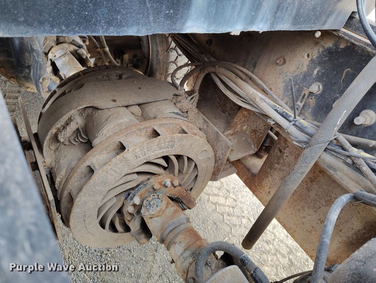 image for item EH0237 1997 International Paystar 5000 vacuum truck