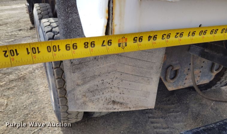 image for item EH0237 1997 International Paystar 5000 vacuum truck