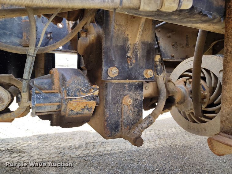 image for item EH0237 1997 International Paystar 5000 vacuum truck