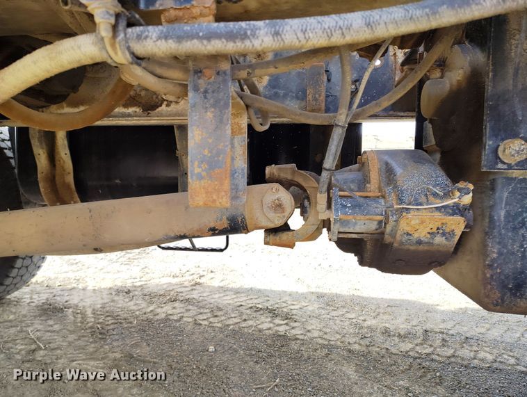 image for item EH0237 1997 International Paystar 5000 vacuum truck