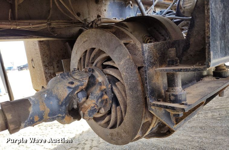 image for item EH0237 1997 International Paystar 5000 vacuum truck