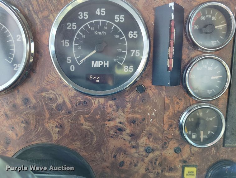 image for item EH0237 1997 International Paystar 5000 vacuum truck