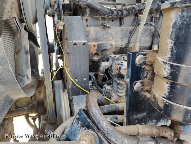 image for item EH0237 1997 International Paystar 5000 vacuum truck